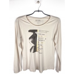 Blue Seven Women's T-shirt Giraffe Pattern